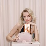 Set regalo GHD CON NECESER, PROTECTOR Y MINI CEPILLO BEIGE CASHMERE - Imagen 3